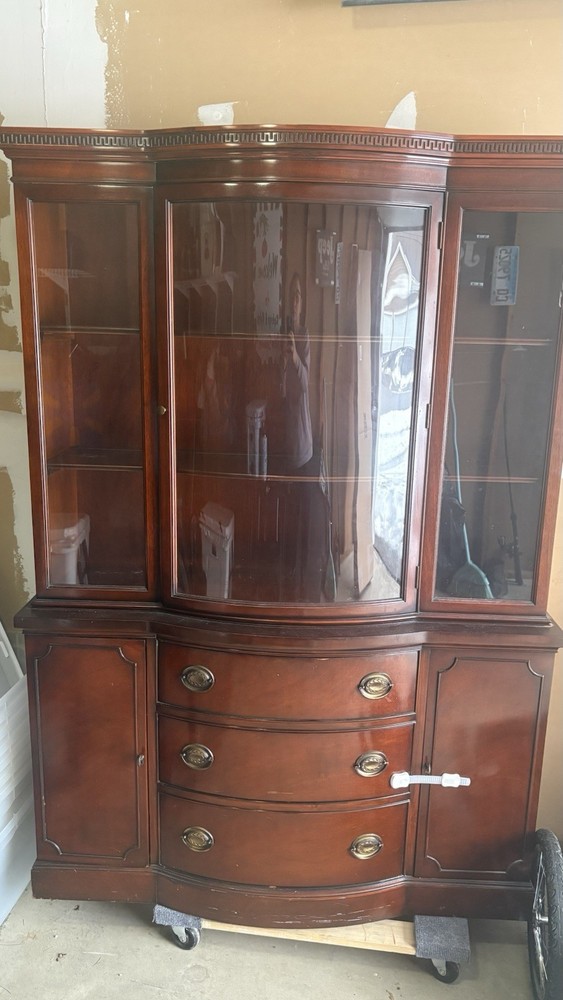 Drexel Curved-Front China Cabinet with Glass Doors, 1 Door, 3 Drawers, Federal