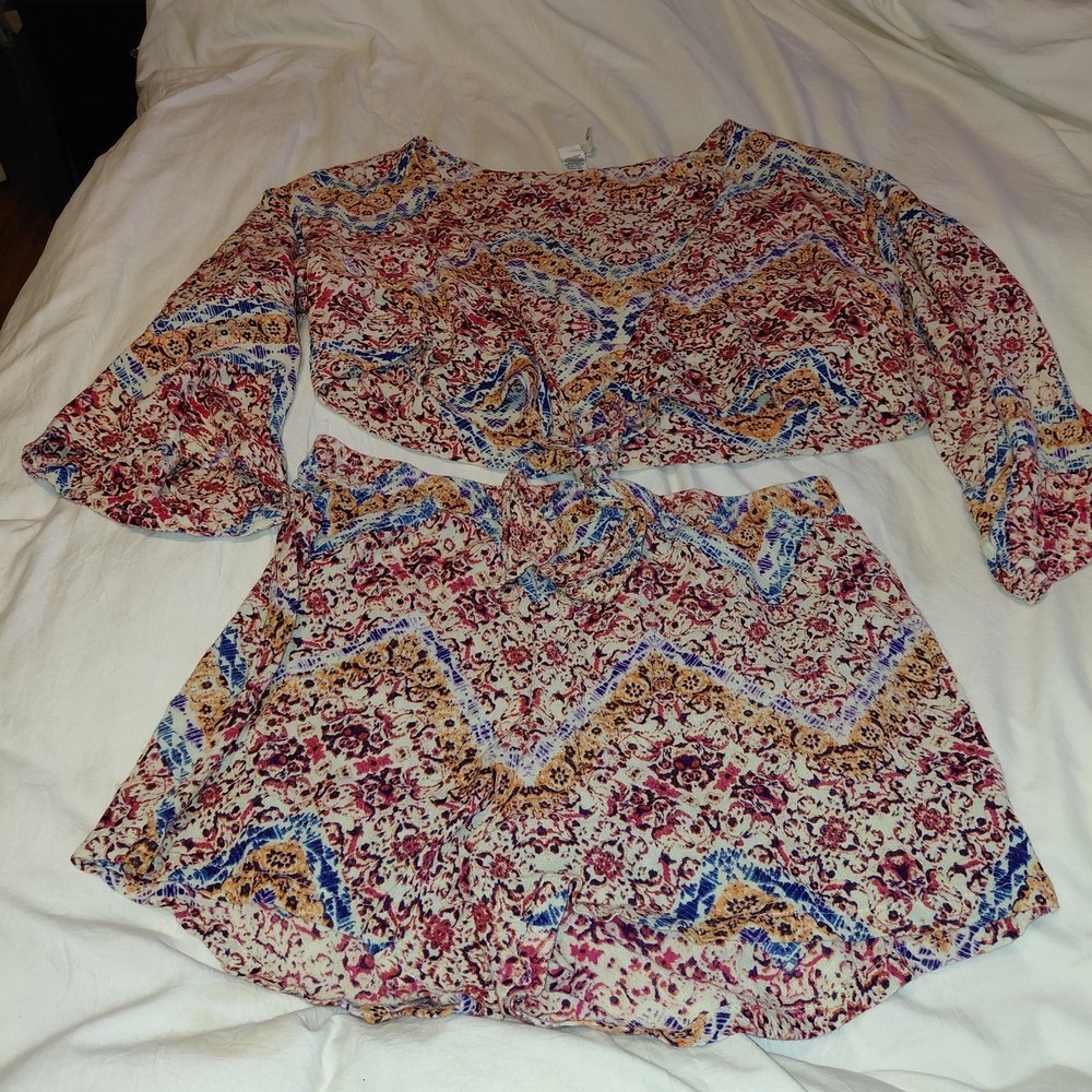 RAGA Boho Two-Piece Set Womens Medium Floral Chevron Tie-Front Crop Top & Shorts