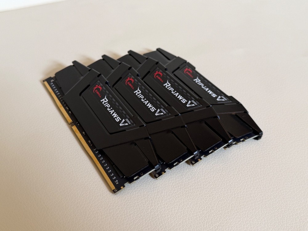 G.SKILL Ripjaws V 128GB (4x32GB) DR4-3200MHz Memory (F43200C16Q128GVK)