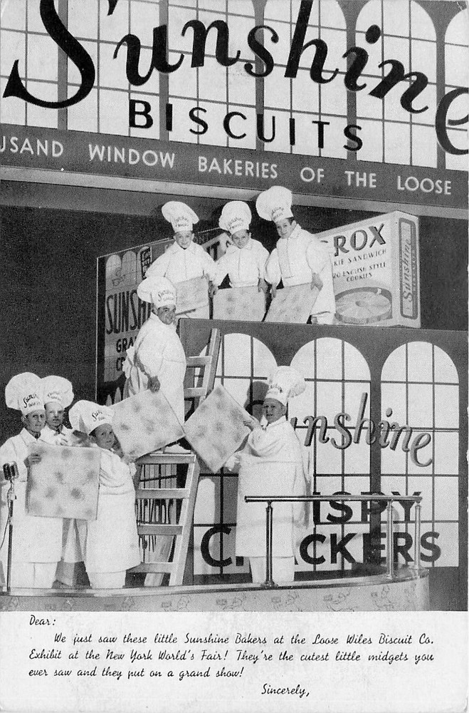 1939 New York World's Fair Sunshine Bakers Exhibit World's Fair Postcard 26-3478