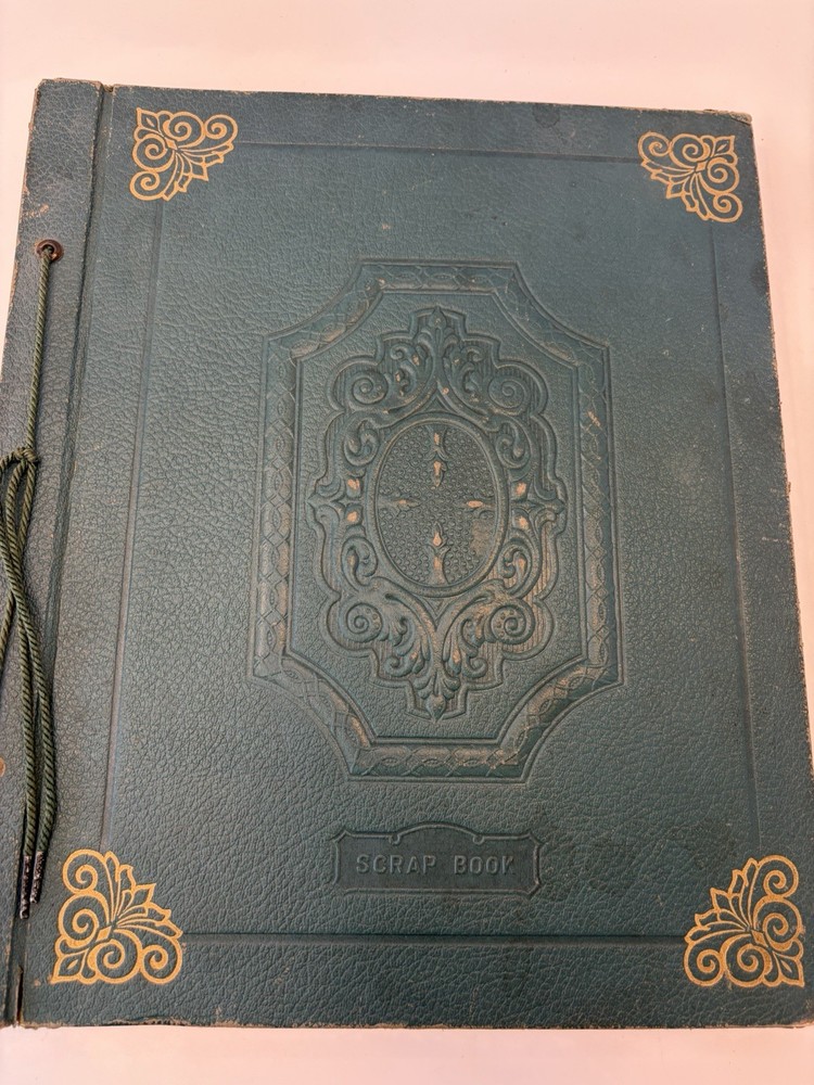 VTG  1940's Embossed Scrapbook Green Full Shirley Temple Dionne Quintuplets Pets
