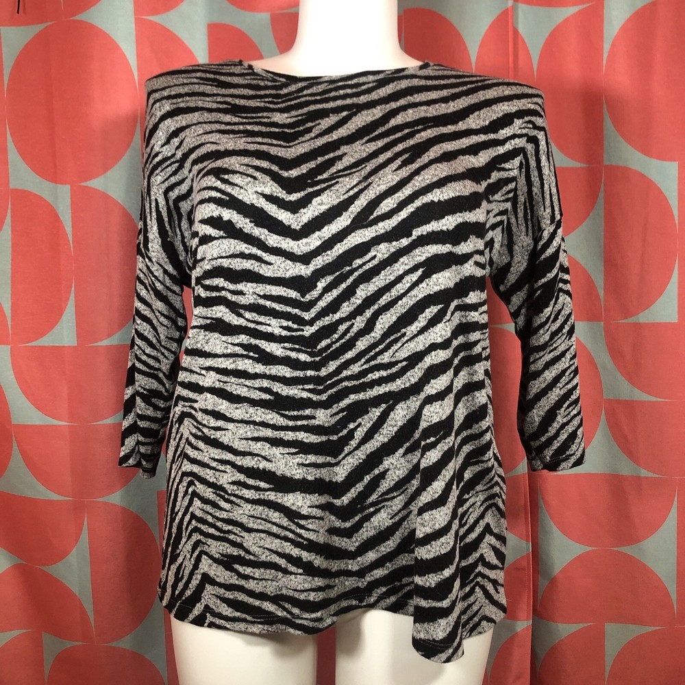 Torrid Plus Size 1X Super Soft Plush Zebra Print Blouse 3/4 Sleeve Black White