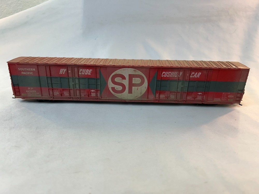 Athearn 615275 HO Scale Southern Pacific Hy-Cube Cushion Car Boxcar, SP #615275