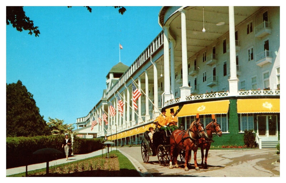 Mackinac Island MI Michigan The Grand Hotel Horses & Carriage Chrome Postcard