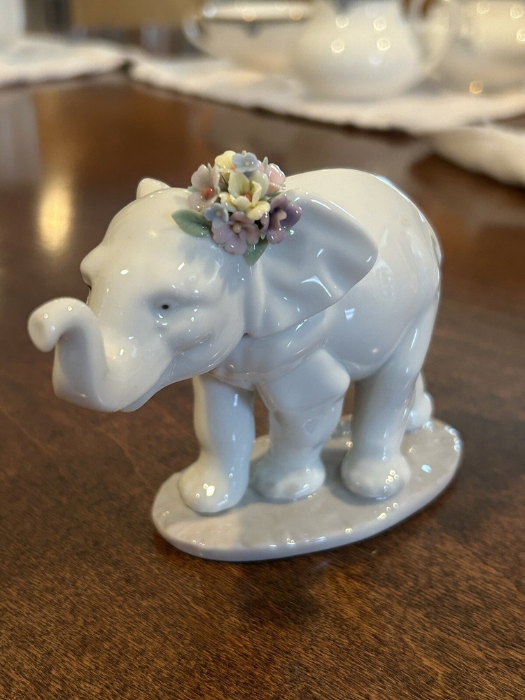 Vintage Rare Retired Lladro Lucky Strolling Elephant Flowers 6460 1997