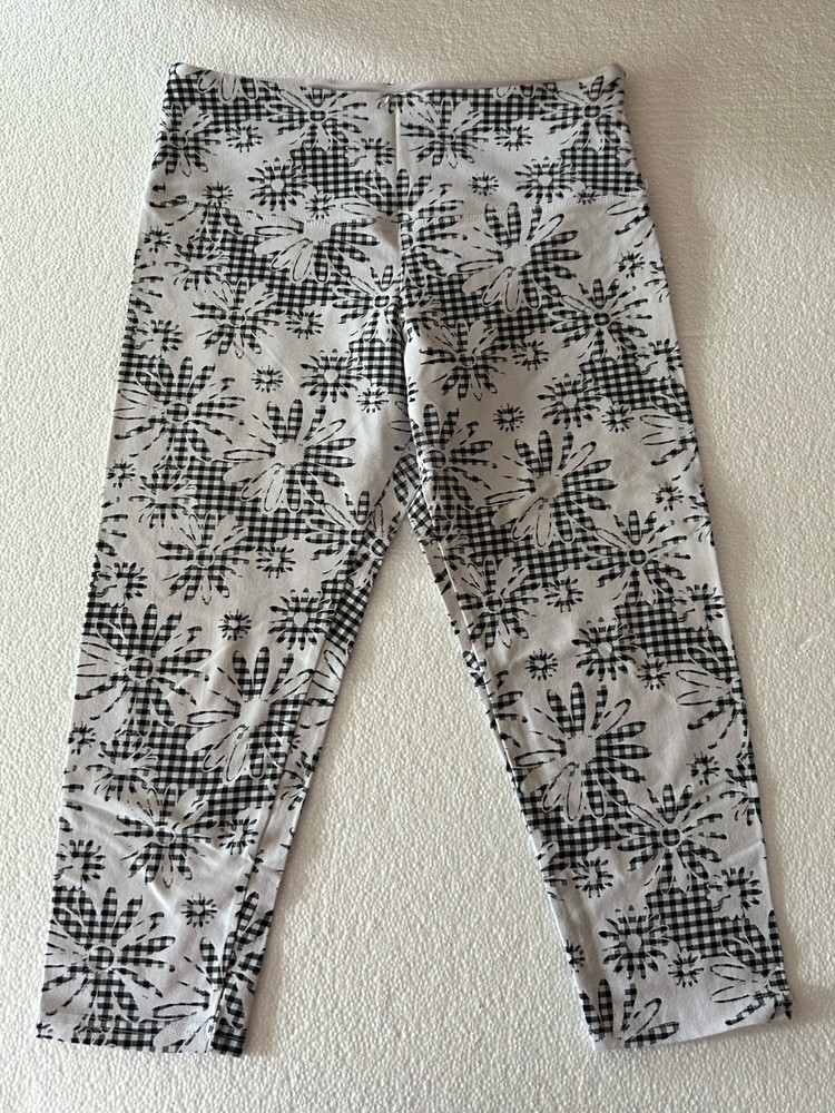 Suave Capri Leggings Size Medium Yoga Pant W Tummy Control Black Plaid Floral
