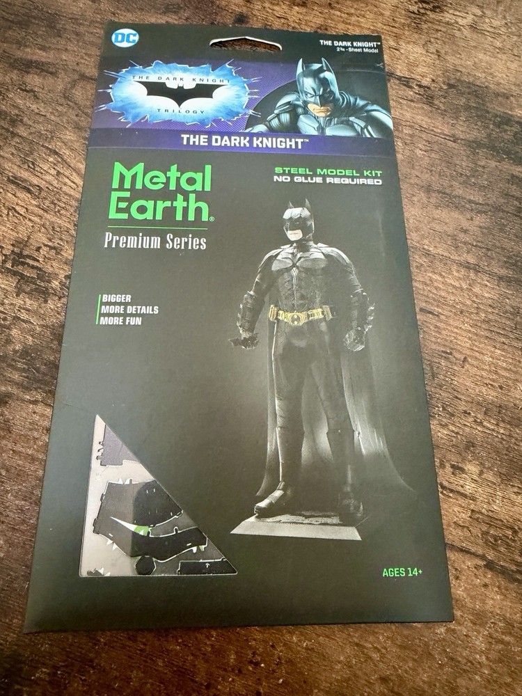 Dark Night Batman Metal Earth Premium Model Kit Steel