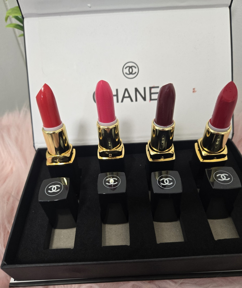 CHANEL 4-Piece Lipstick Set Stick Reds Pinks Burgundy in Gift Box
