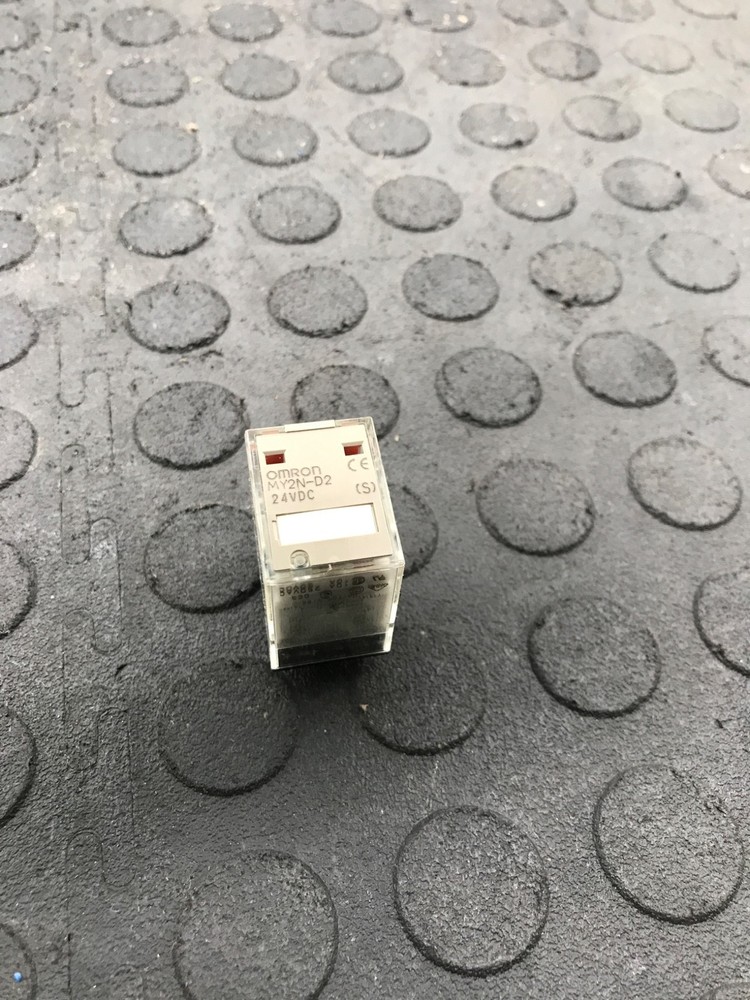 OMRON MY2N‑D2 24 VDC General Purpose Relay USED