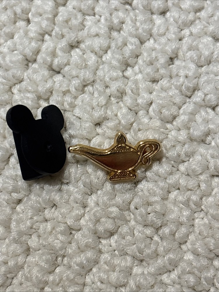 Vintage Aladdin Magic Lamp Disney Pin