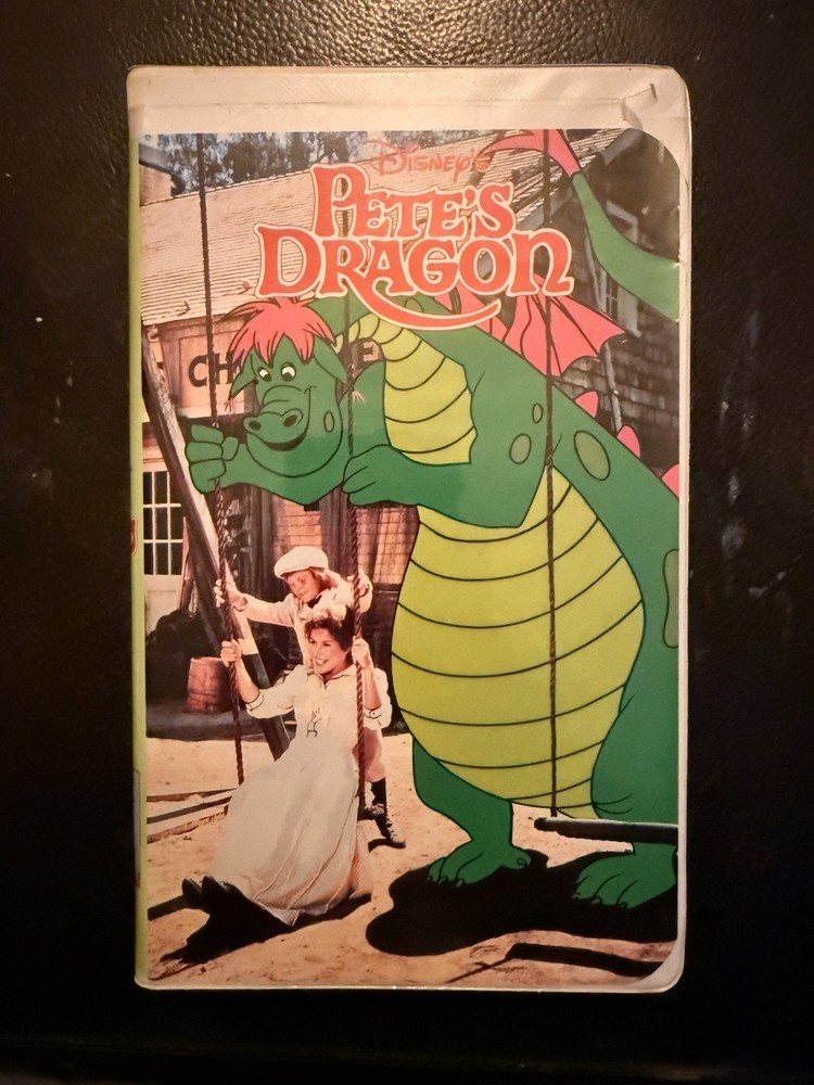 Walt Disney's Masterpiece Pete's Dragon ERROROn Clamshell VHS 010 Movie RareTape
