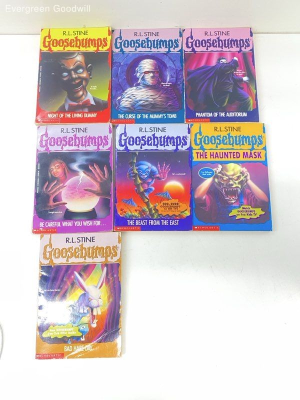 7 Goosebumps books by R.L. Stine