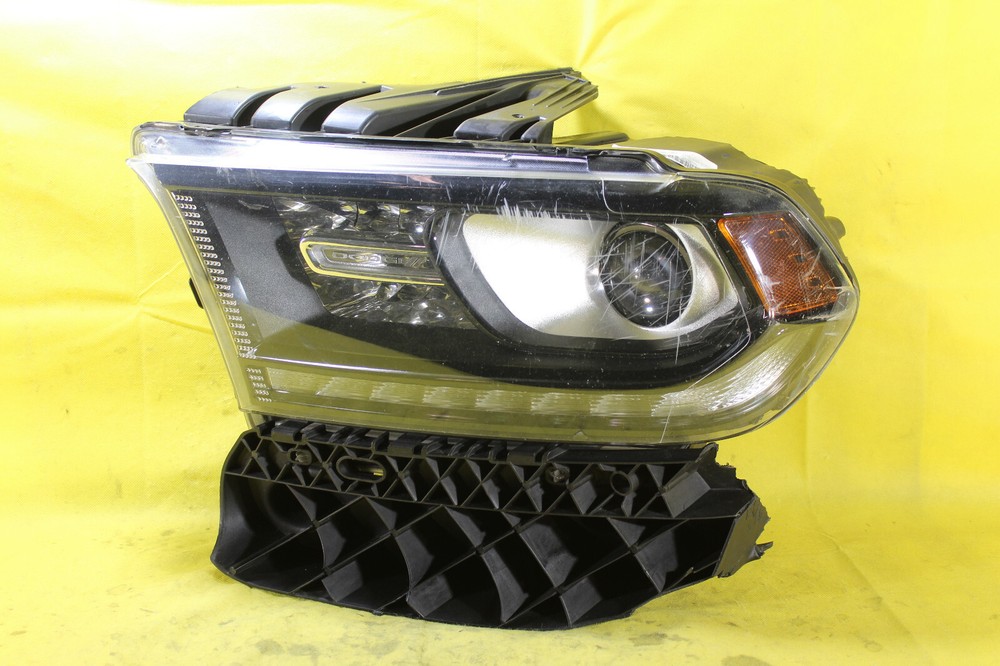 Genuine OEM 🔘 16 to 20 Dodge Durango XENON Left L Driver Headlight - Housing DM