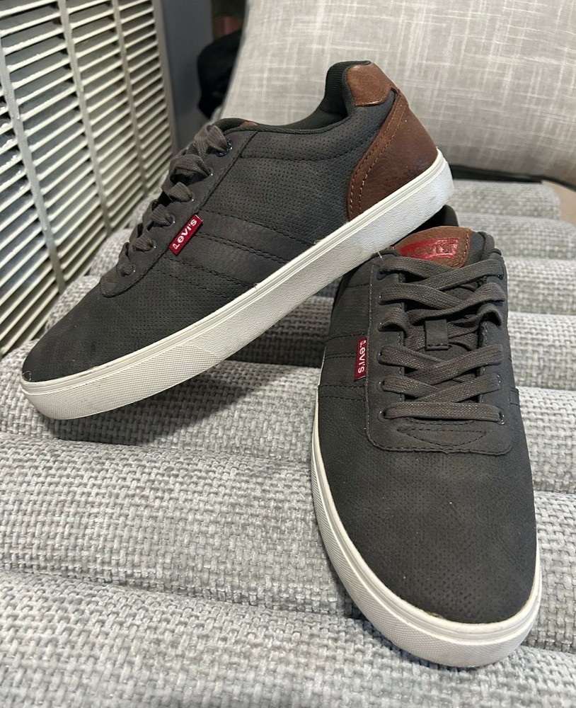 Levis Shoes Mens 9.5 Ethan Perf Casual Sneakers Comfort Brown Lace Up Low Top.