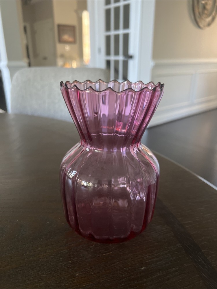 Vintage Pilgrim Cranberry Glass Vase Vertical Optic Pattern 6” Tall Beautiful