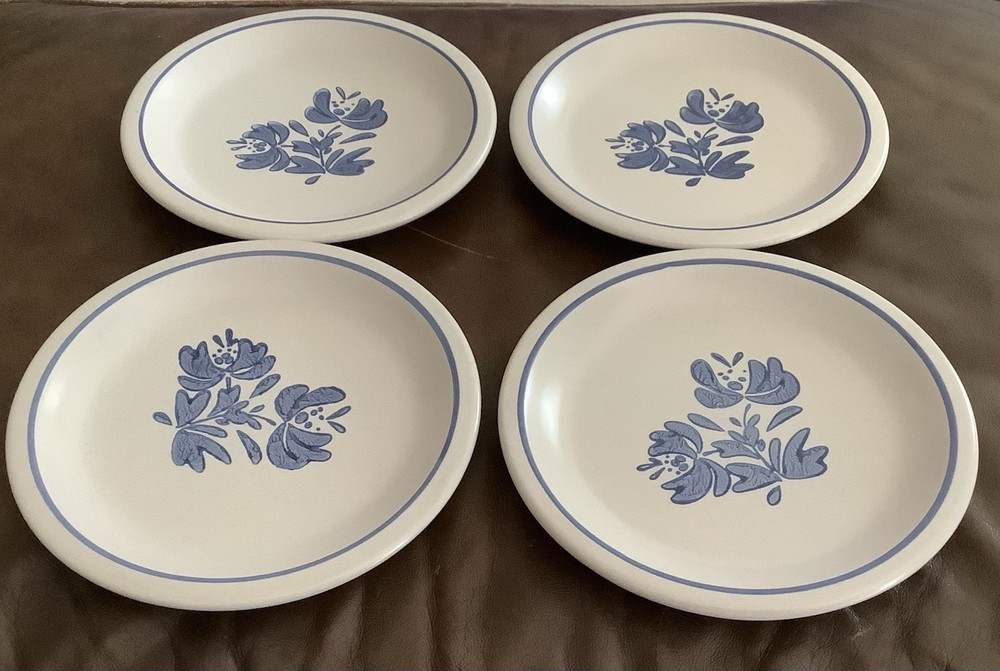 Set Of 4 Pfaltzgraff Yorktowne Stoneware 7” Salad / Dessert Plates Made in USA