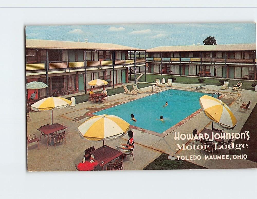 Postcard Pool View Howard Johnson's Motor Lodge Ohio USA