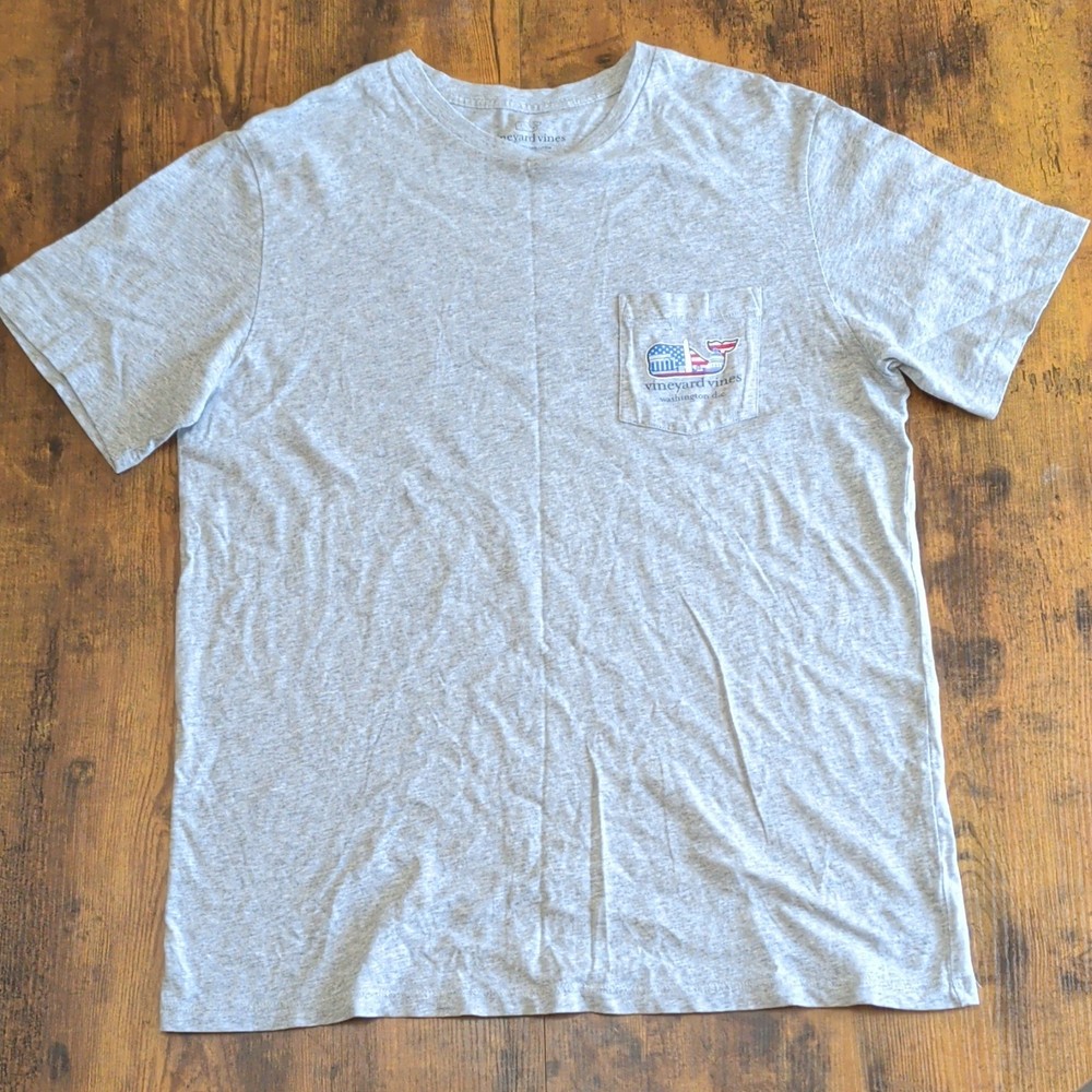 Vineyard Vines Men's Gray Washington D.C. Whale Graphic Pocket Tee Cotton M