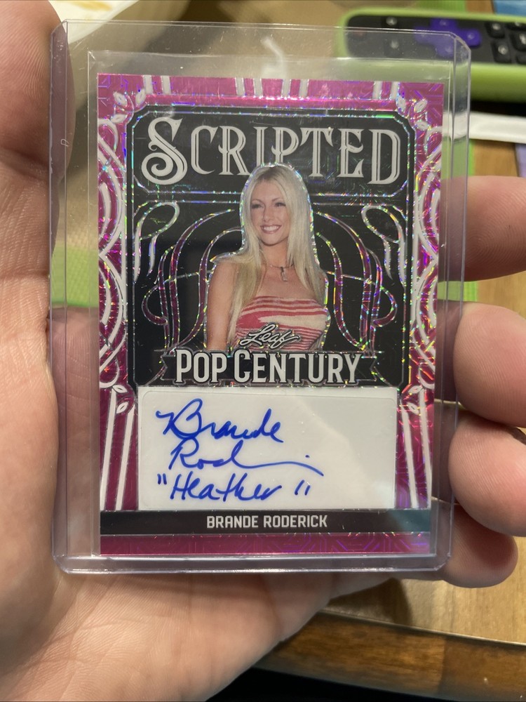 Brande Roderick - 2024 Leaf Pop Century Scripted Autograph Pink 1/1
