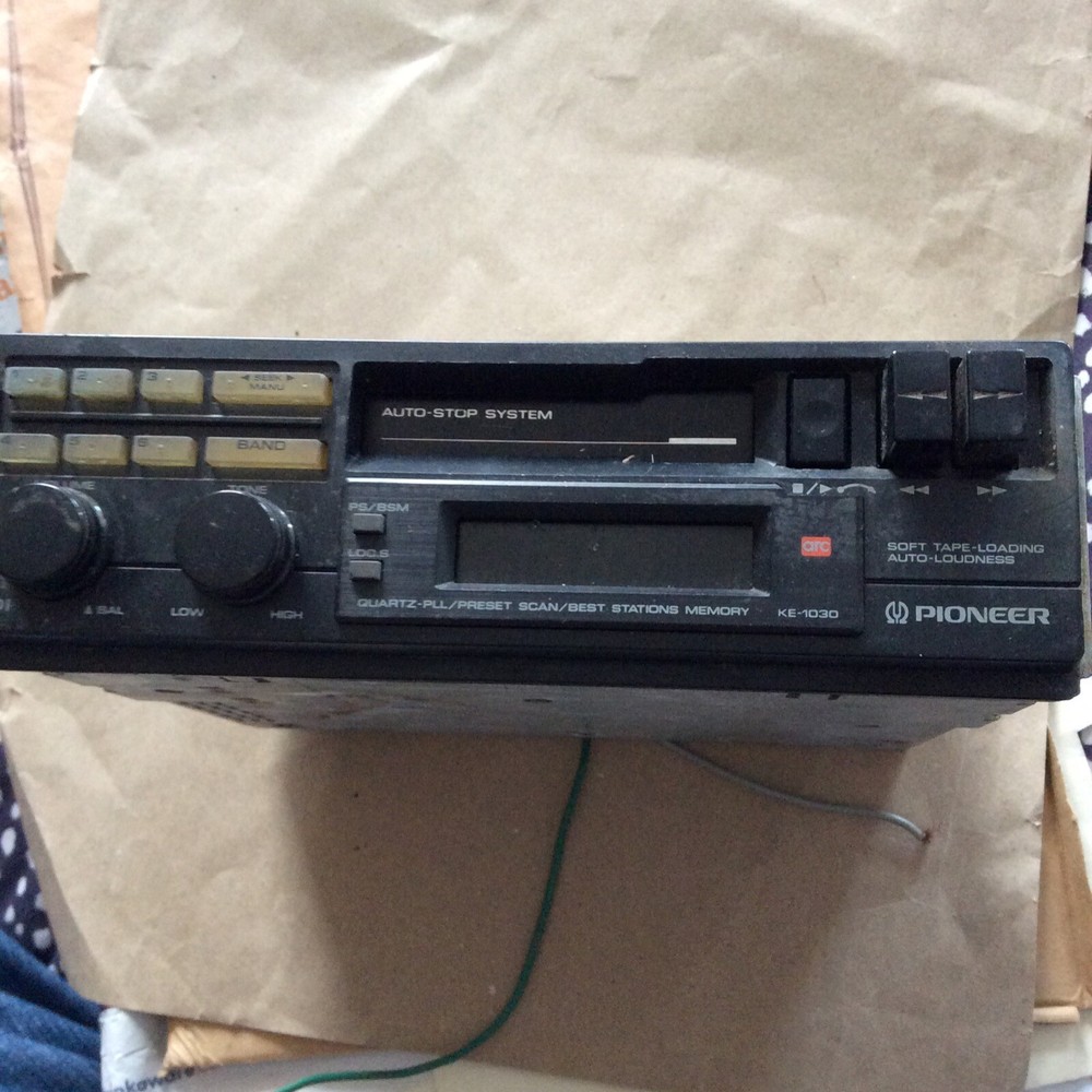 Pioneer vintage car stereo Cassette Radio KE—1030 NOT FULLY TESTED.Spare/Repair