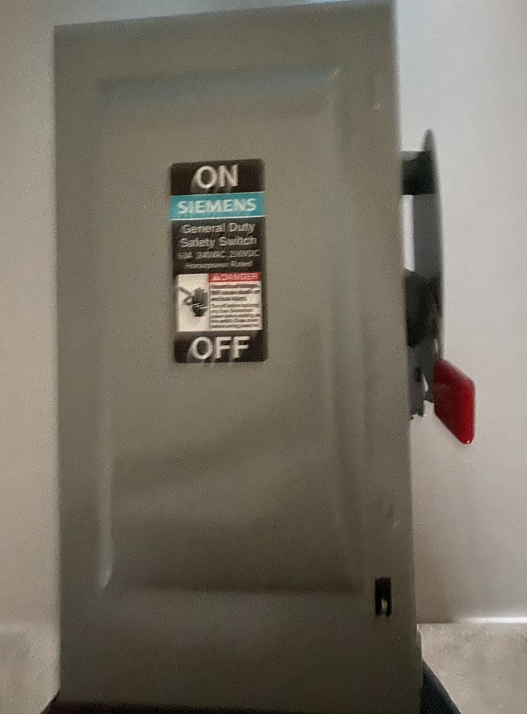 siemans heavy duty safety switch 60 amp 3 pole 4 wire  240vac/250vdc Fusible New