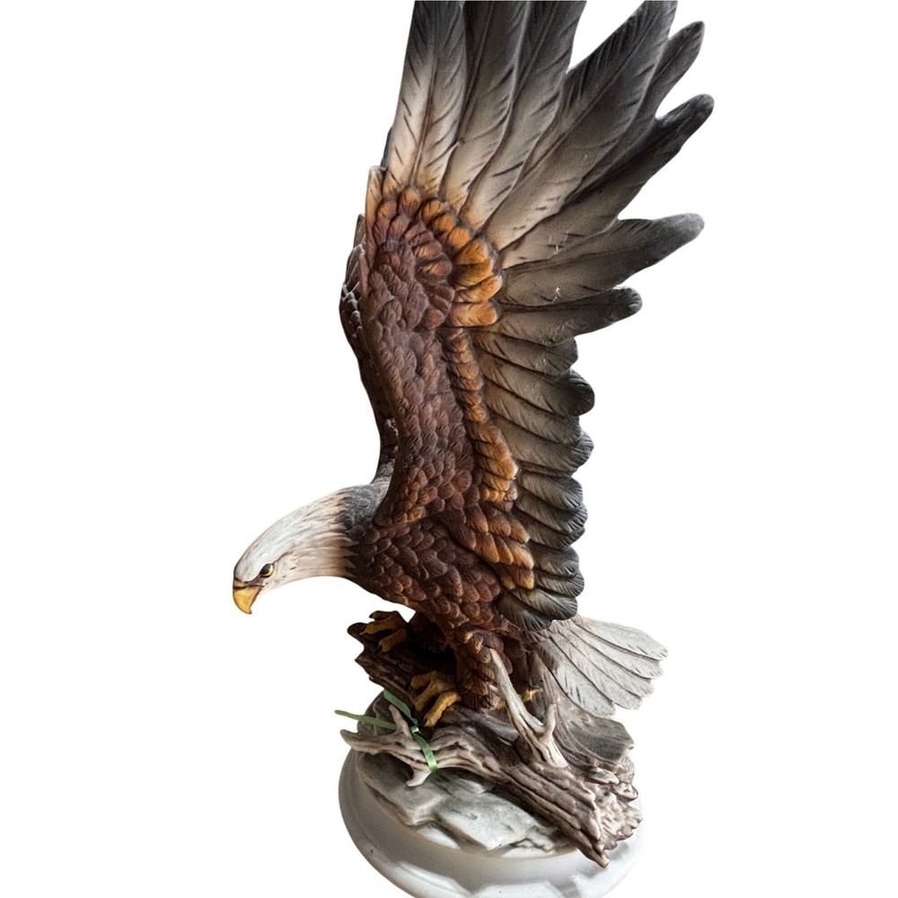 Vintage Homco Home Interiors Masterpiece Porcelain American Bald Eagle figurine