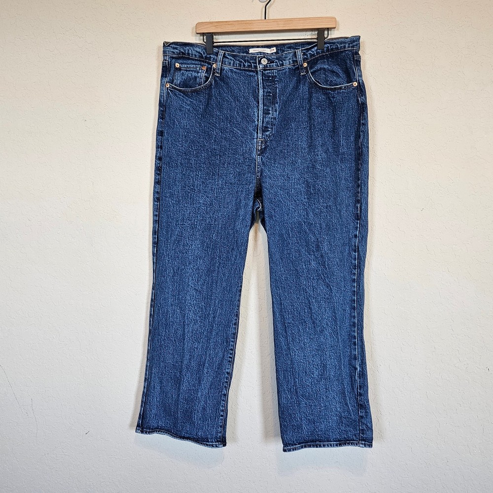 Levi's Premium Ribcage Straight Jeans 20W Casual Everyday Wardrobe Staple