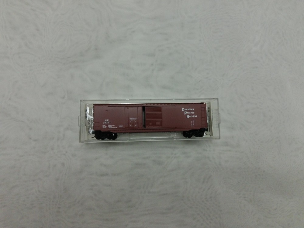 Micro Trains 33090 N Scale Box Car Canadian Pacific Railway