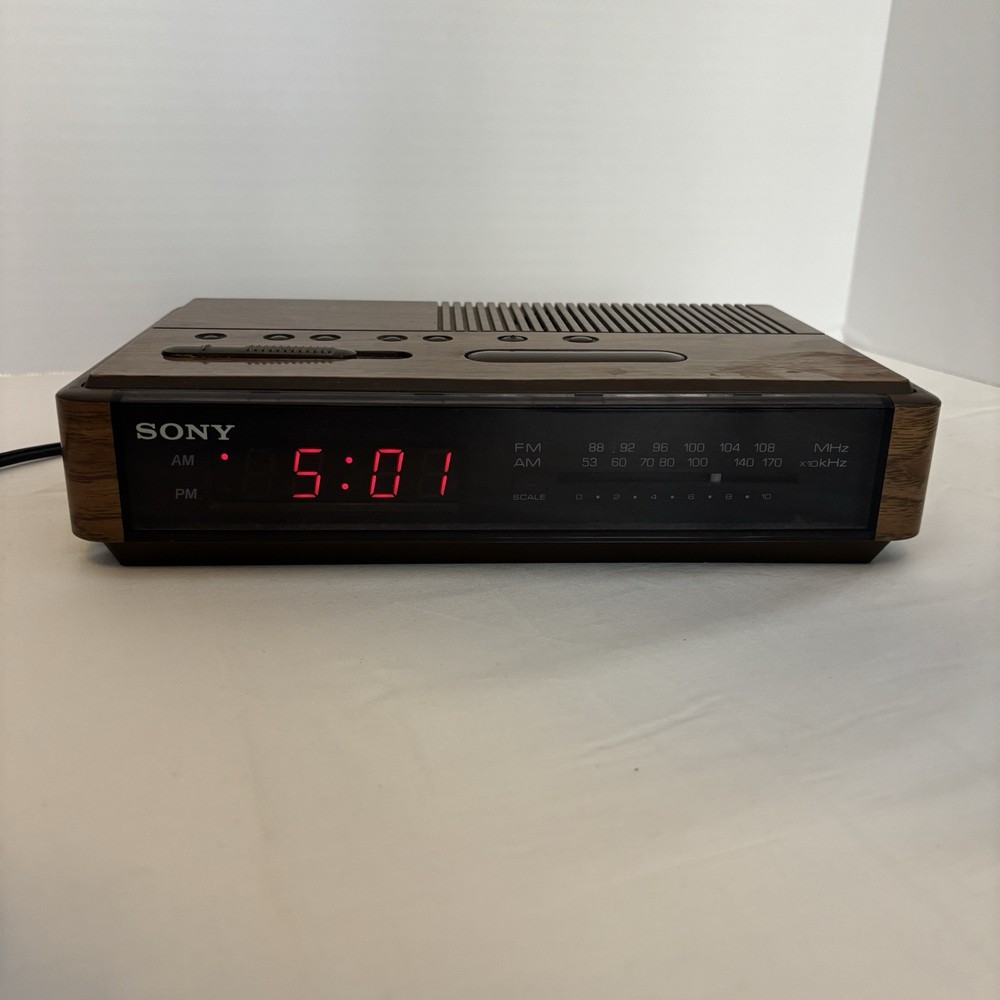 Vintage Sony Alarm Clock Radio Dream Machine  ICF-C400 Wood Tested Works Retro