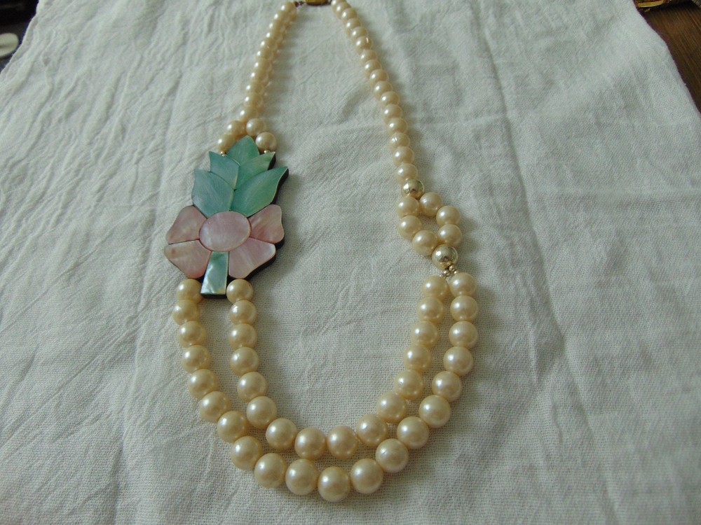 vintage Lee Sands M.O.P inlay floral necklace