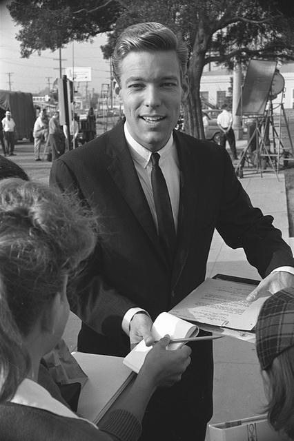Photo:Richard Chamberlain Dr Kildare 1960s TV set autograph fans