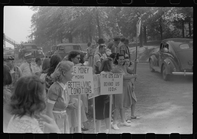 Photo:Greensboro Georgia 1941 CIO Pickets Mill Workers Protest Signs