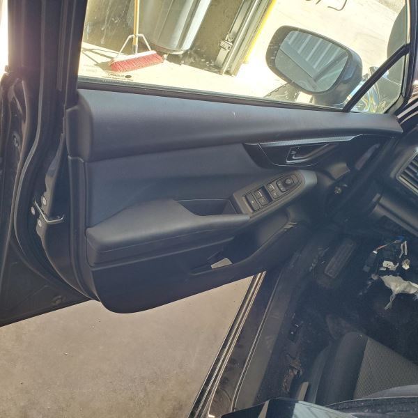 IMPREZA   2018 Front Door Trim Panel 1031524