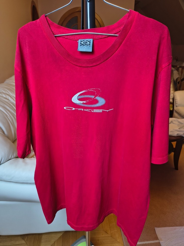 VTG 90s Red Oakley Software Center Logo T-Shirt Men's Size Large Made USA Y2k