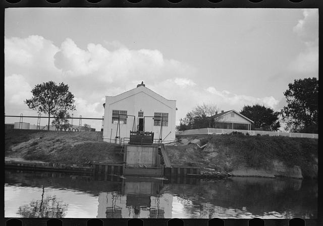 Photo:Houston Texas Port of Houston Industrial Plant 1939 Oct Riverfront