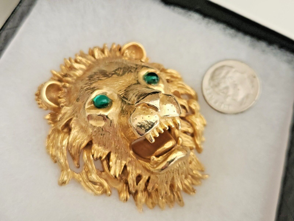 Hattie Carnegie Lion Head Unsigned Vintage Gold Plated Green Cabochon Pin Brooch