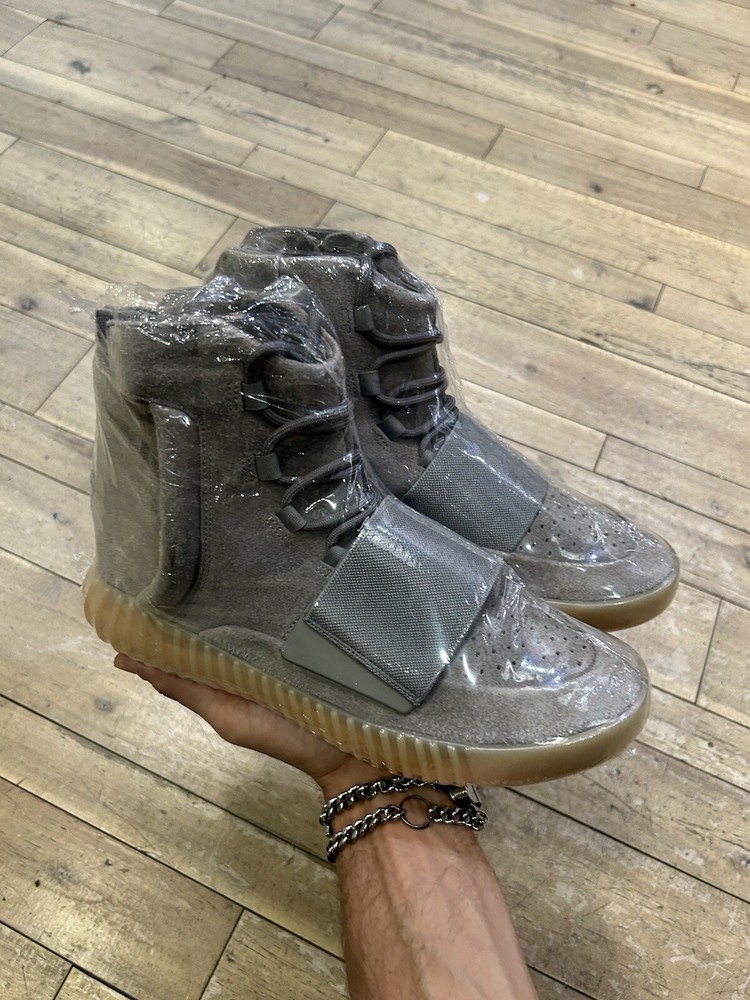 Size 9.5 - adidas Yeezy Boost 750 Grey Gum