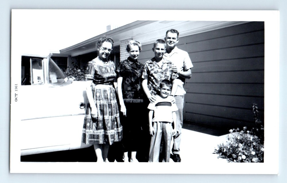 Old Vintage Photo MAN WOMEN BOYS IN DRIVEWAY OF HOUSE CLASSIC CAR 1961