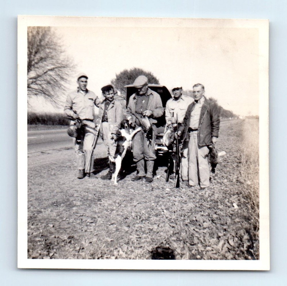 Old Vintage Square Photo MEN HUNTERS HUNTING RIFLE SHOTGUN DUCKS DOG CAR