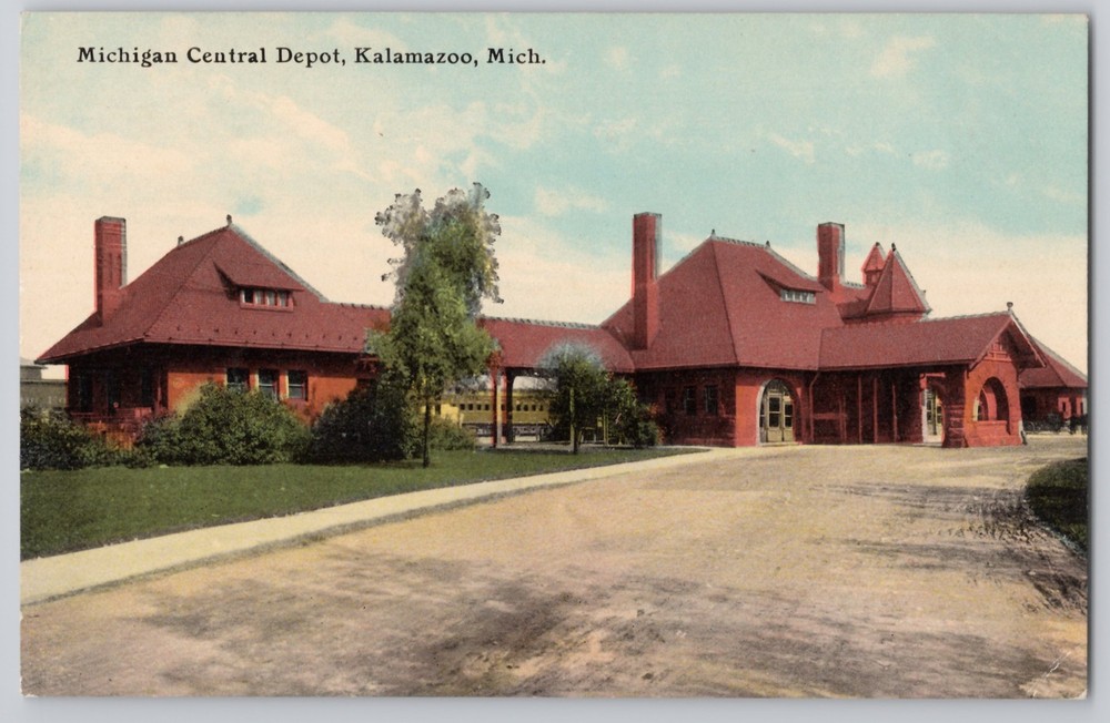 Kalamazoo, Mich., Michigan Central Depot, railroad station, White Border c.1920