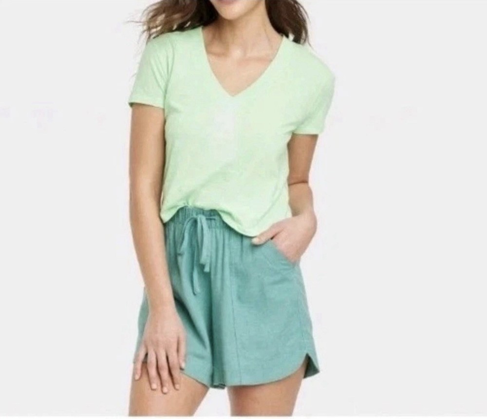 Women's Box Short Sleeve V-Neck T-Shirt Universal Thread Mellow Green Sz Large