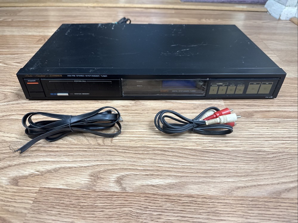 Fisher FM-275 Stereo Tuner with AM/FM & Antenna RCA Connection - Tested