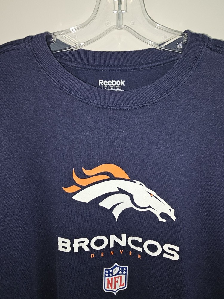 Denver Broncos Older Style Reebok Large Mens Blue Graphic Logo Tshirt NFL