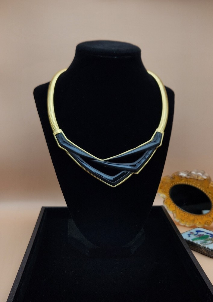 Vintage Rare Trifari Bib Collar Necklace Black And Gold Tone