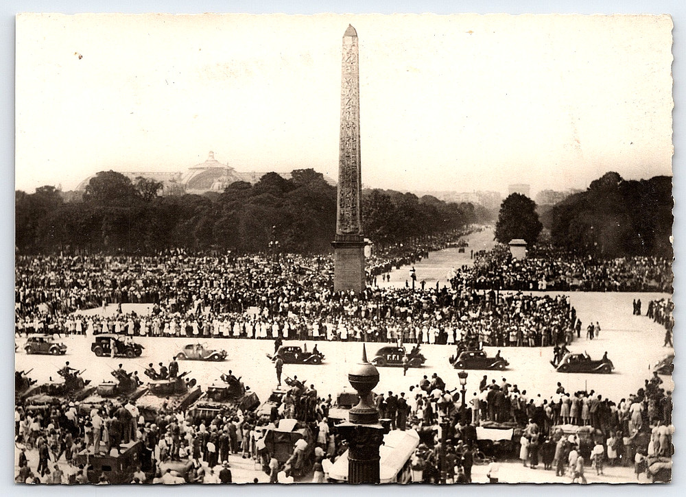 Vintage Real Photo Postcard Ww2 French Military Parade Car People Monument Paris
