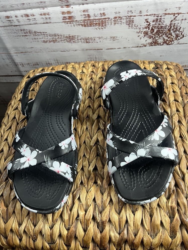 Crocs Women's Size 6W Vera Bradley Graphic Strappy Sandal