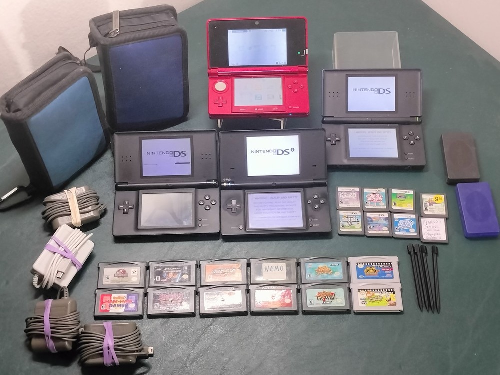 Nintendo DS Lot 3DS DSi DS Lite w/ 12 GBA Games & 8 DS Games & Cables - **READ**