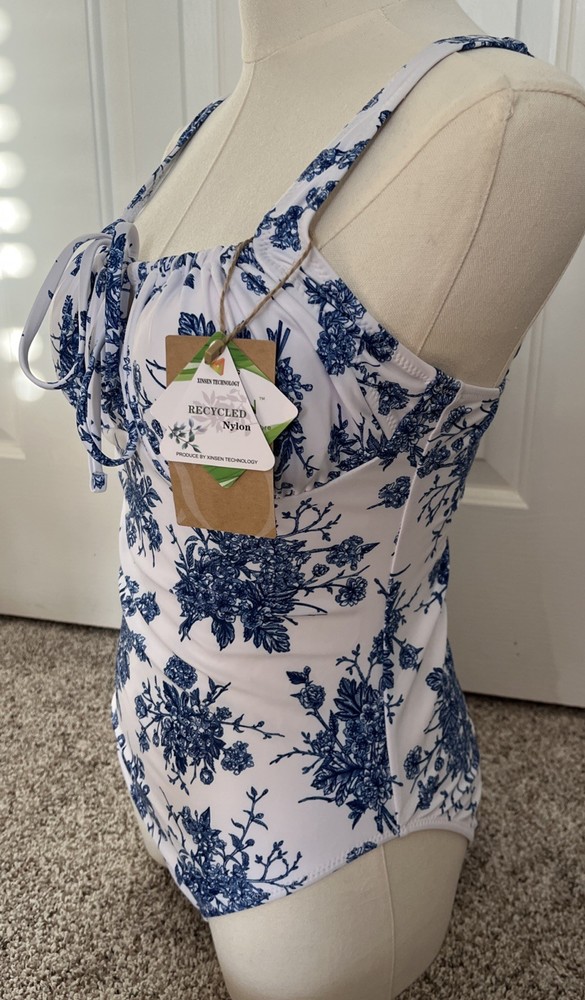 Berlook Women’s Swimsuit One Piece Medium Floral White Blue Flowers