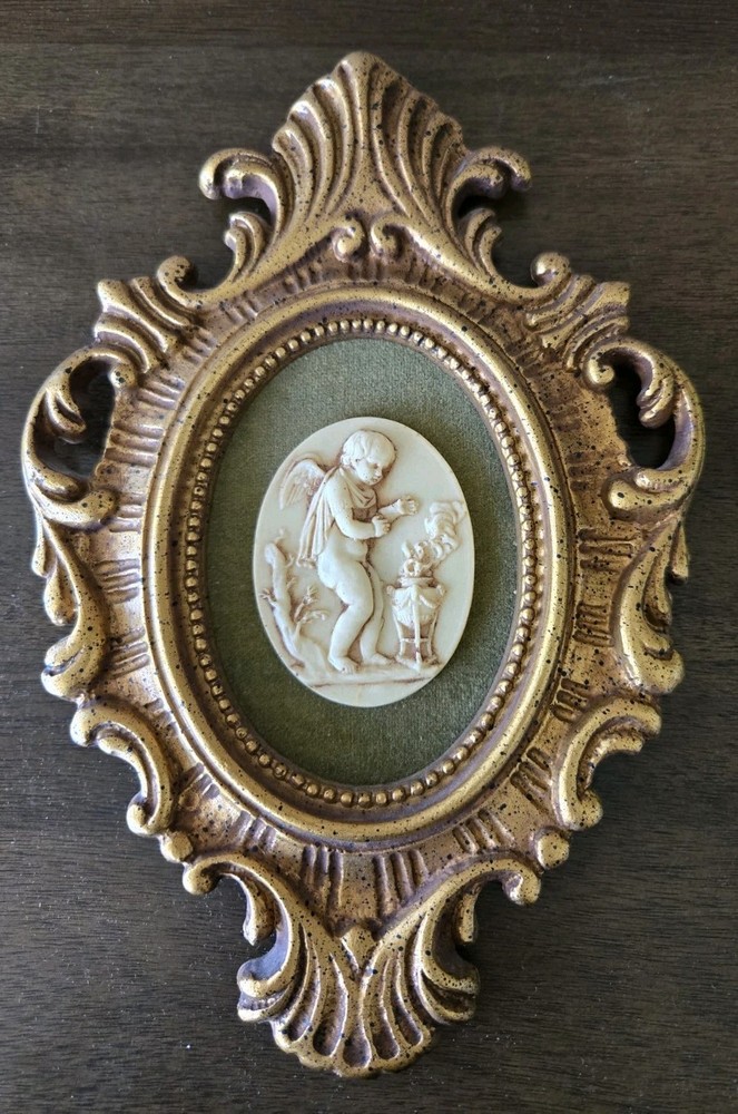 Vintage Syroco Art Cherub Cameo Wall Plaque Gold Frame USA Rococo Decor