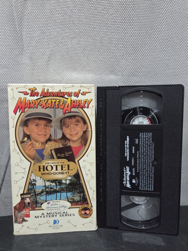 The Adventures Of Mary Kate And Ashley- The Case Of The Hotel Who Done It VHS